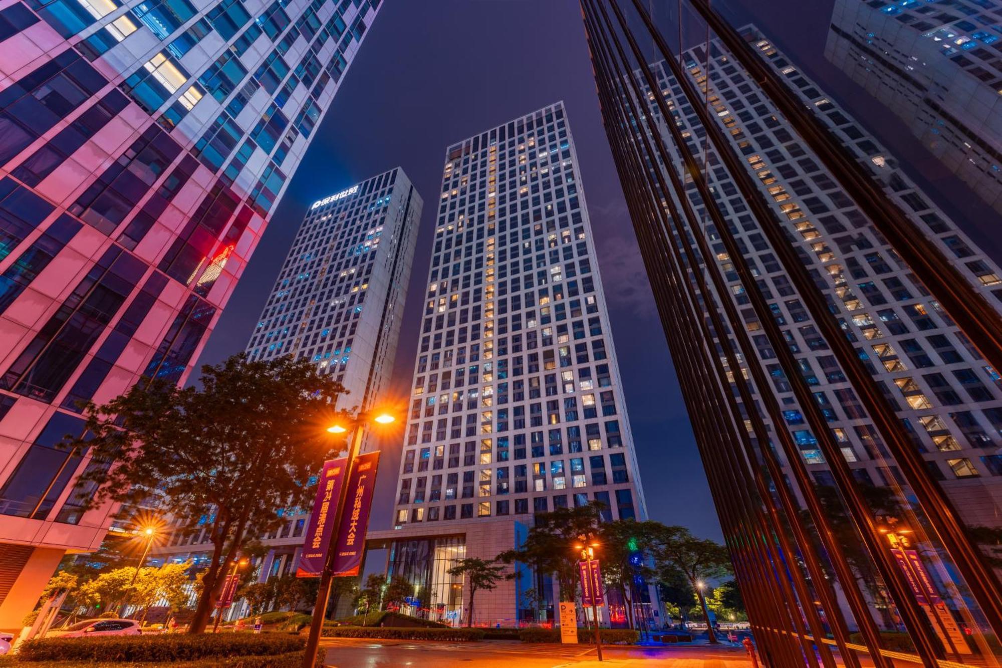 Yicheng Pazhou Poly World Trade Centre Apartment Kanton Exterior foto